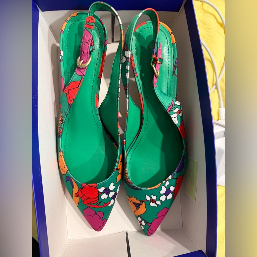 Women’s 9.5 Green Floral Gunmetal Felicia slingback kitten heels